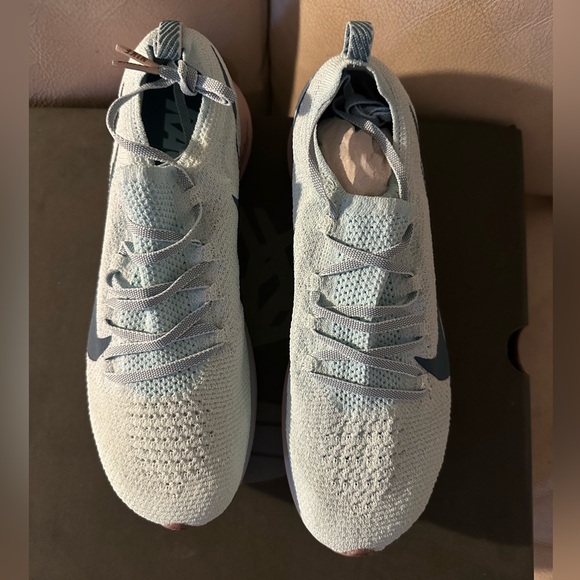 NWT Nike Zoom Fly Flyknit Women’s Sneakers in Glacier Blue Teal 7.5 AR4562-444 - Picture 7 of 11